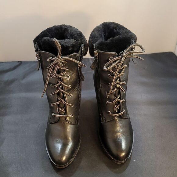 JOHNSON &MURPHY ROCHELLE WOMEN'S LACE-UP BLOCK HEEL BOOT - Picture 3 of 16